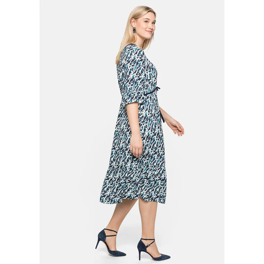 Sheego Tunikakleid »Kleid«, Mit Alloverprint Und Volantärmeln 7 Sheego Tunikakleid »Kleid«, Mit Alloverprint Und Volantärmeln – Bild 5